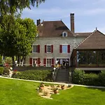 Logis La Chaumiere Hotel