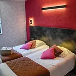 Logis La Chaumiere Hotel 3*