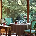 Logis La Chaumiere Hotel