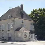 Logis La Chaumiere Hotel