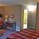 Logis La Chaumiere Hotel 3*
