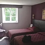 Logis La Chaumiere Hotel 3*
