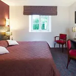 Logis La Chaumiere Hotel 3*