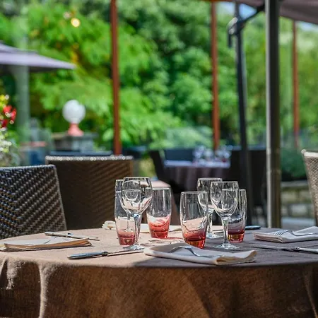 Logis La Chaumière Hotel