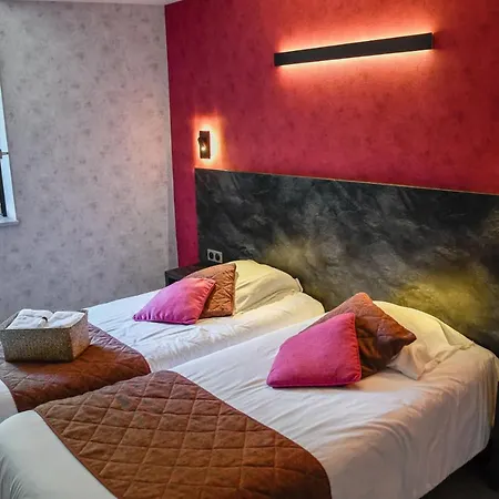 Logis La Chaumiere 호텔 3*