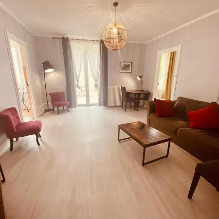 Logis La Chaumiere 3*