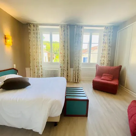 Logis La Chaumière 3*