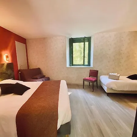 Logis La Chaumiere Hotel