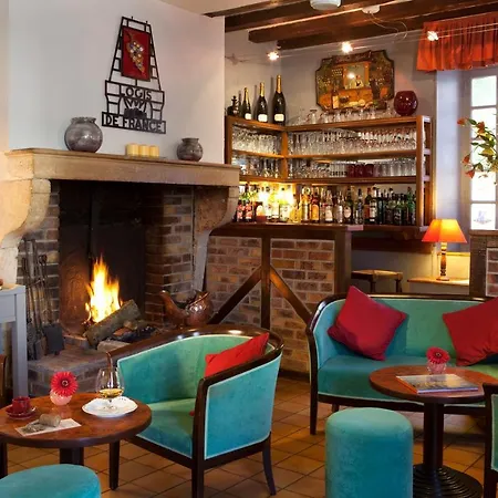 Logis La Chaumière Hotel 3*