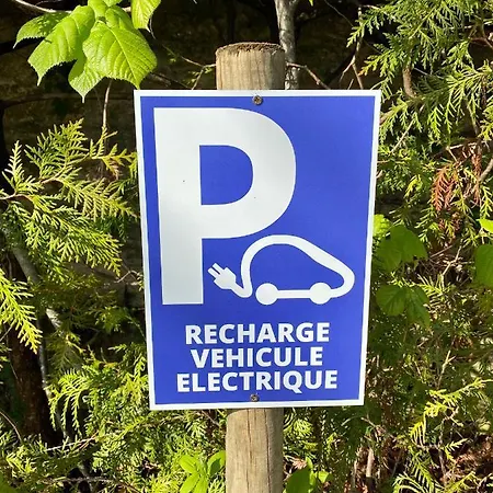 Logis La Chaumière Hotel