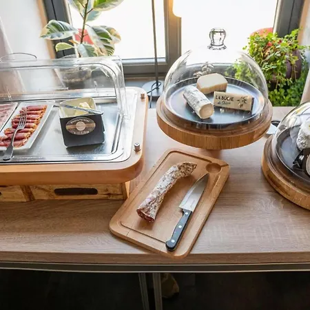 Logis La Chaumière Hotel