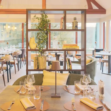 Logis La Chaumiere Hotel