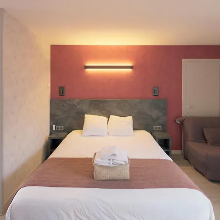 Logis La Chaumiere Hotel Arsonval