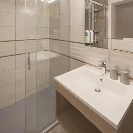 Logis La Chaumiere 3* Arsonval