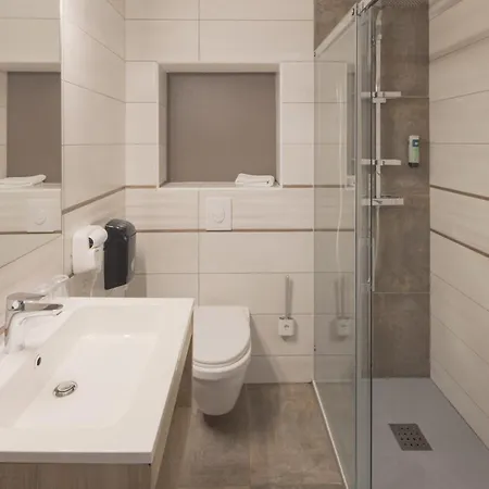 Logis La Chaumiere Hotel