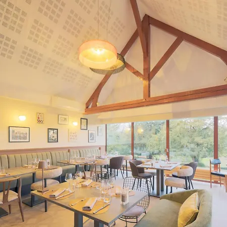 Hotel Logis La Chaumiere 3*