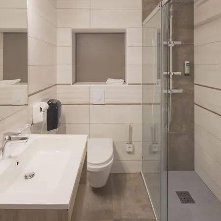 Hotel Logis La Chaumiere 3*
