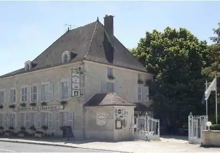 Logis La Chaumiere Hotel