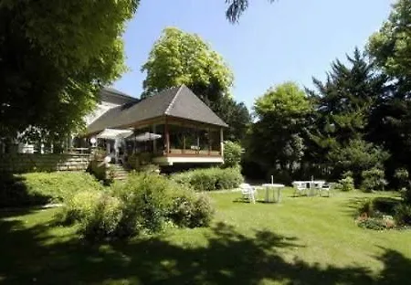 Logis La Chaumiere 3*