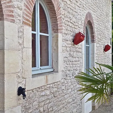 Logis La Chaumiere Hotel 3*