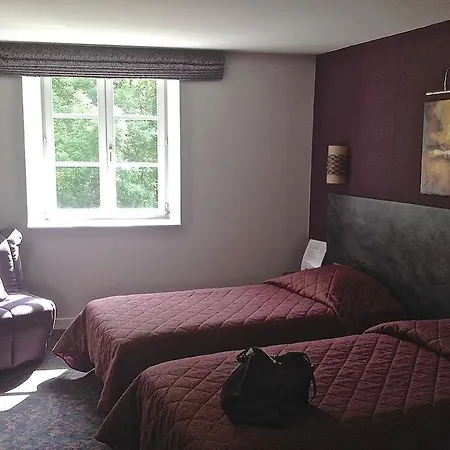 Logis La Chaumiere Hotel 3*