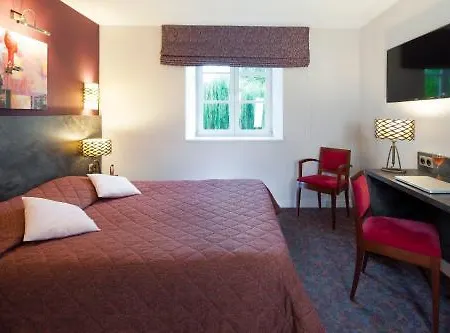 Logis La Chaumiere Hotel 3*