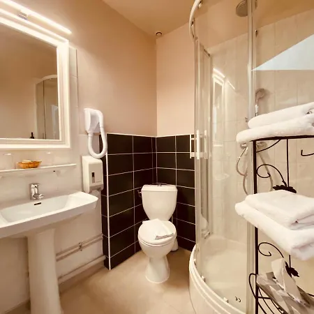 Logis La Chaumiere ホテル
