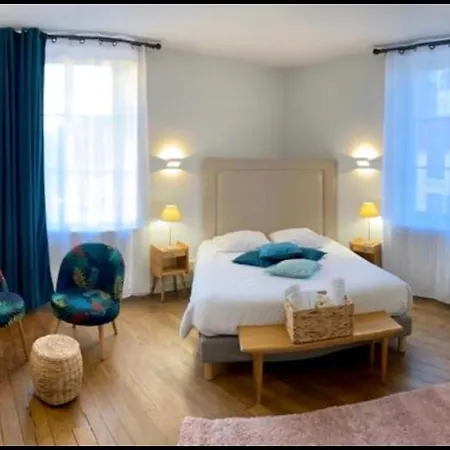 Logis La Chaumiere 3*