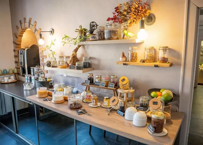 Logis La Chaumiere Hotel