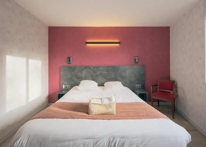 Logis La Chaumiere 3*