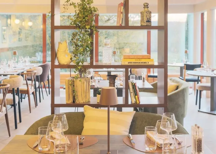 Logis La Chaumiere Hotel