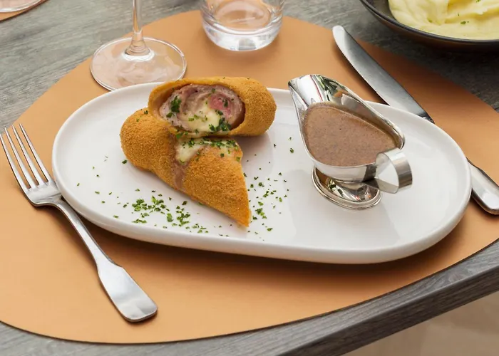 Logis La Chaumiere Hotel 3*