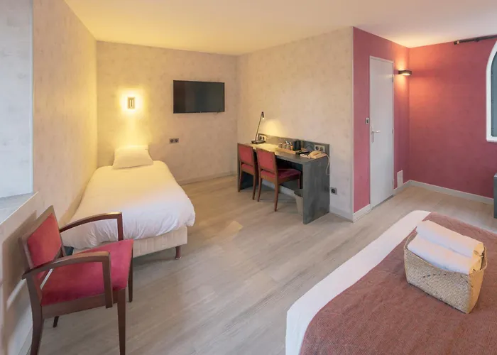 Hotel Logis La Chaumiere 3*