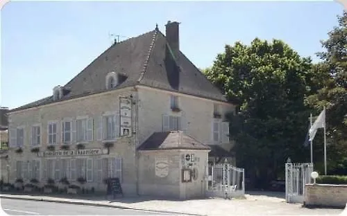 Logis La Chaumiere Hotel