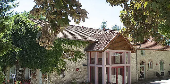 Logis La Chaumiere Hotel 3*