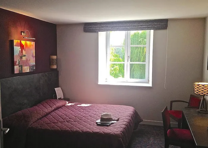 Logis La Chaumiere Hotel