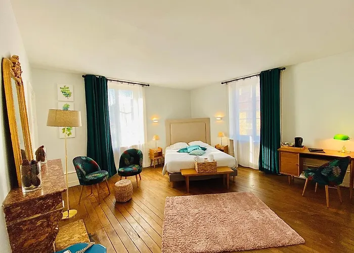 Hotel Logis La Chaumiere 3*